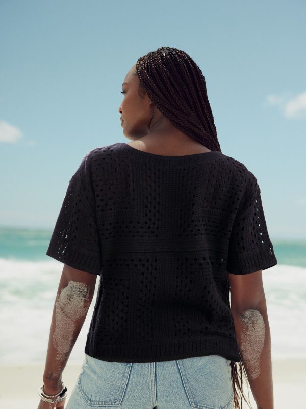 Black Short Sleeve Crochet Crew Neck T-Shirt - Image 3